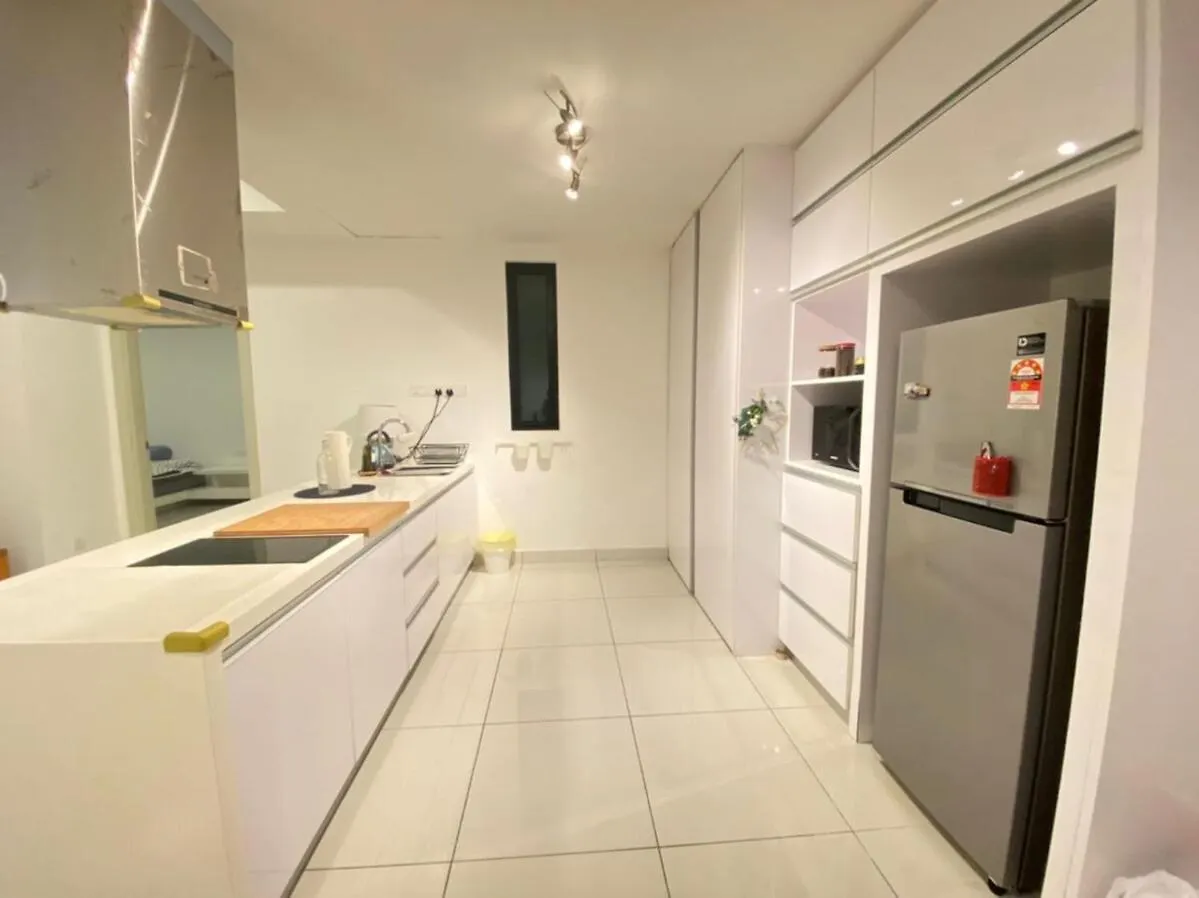 High Floor Cozy Southkey 1-4Pax Ready Netflix Apartment Johor Bahru